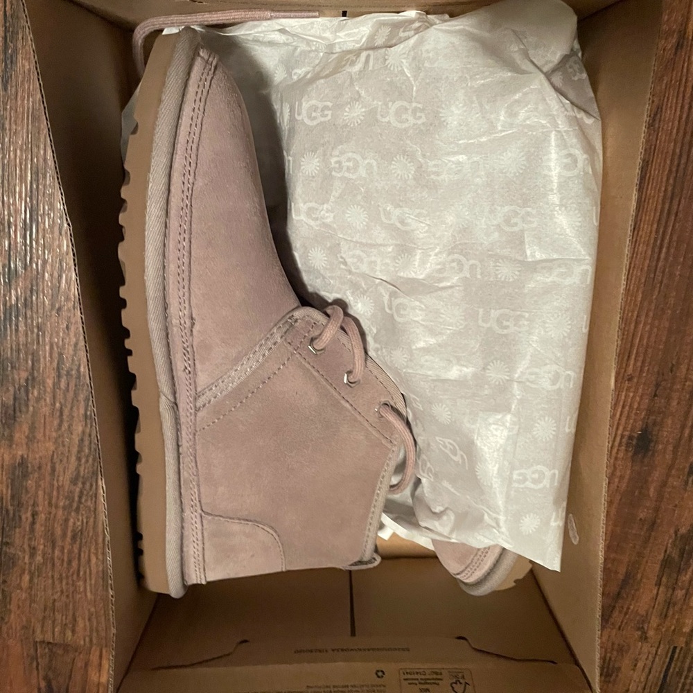 UGG Neumel Boot Oyster Color BRAND NEW NBW
